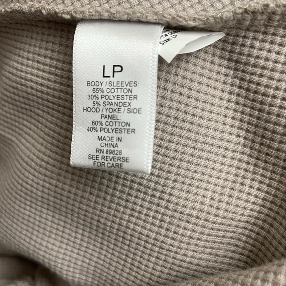 Mixed media sharkbite hem hoodie - Picture 4 of 7